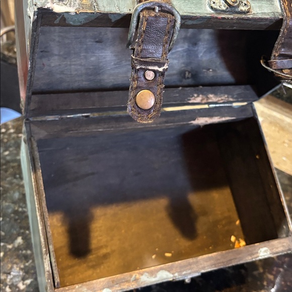 Rustic Treasure Chest! - Picture 5 of 5